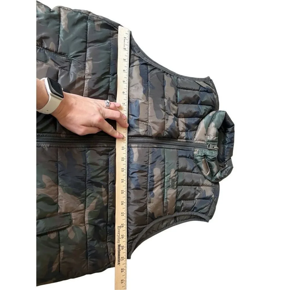 Levi’s‎ Men’s Packable Puffer Vest size L Camo Green
